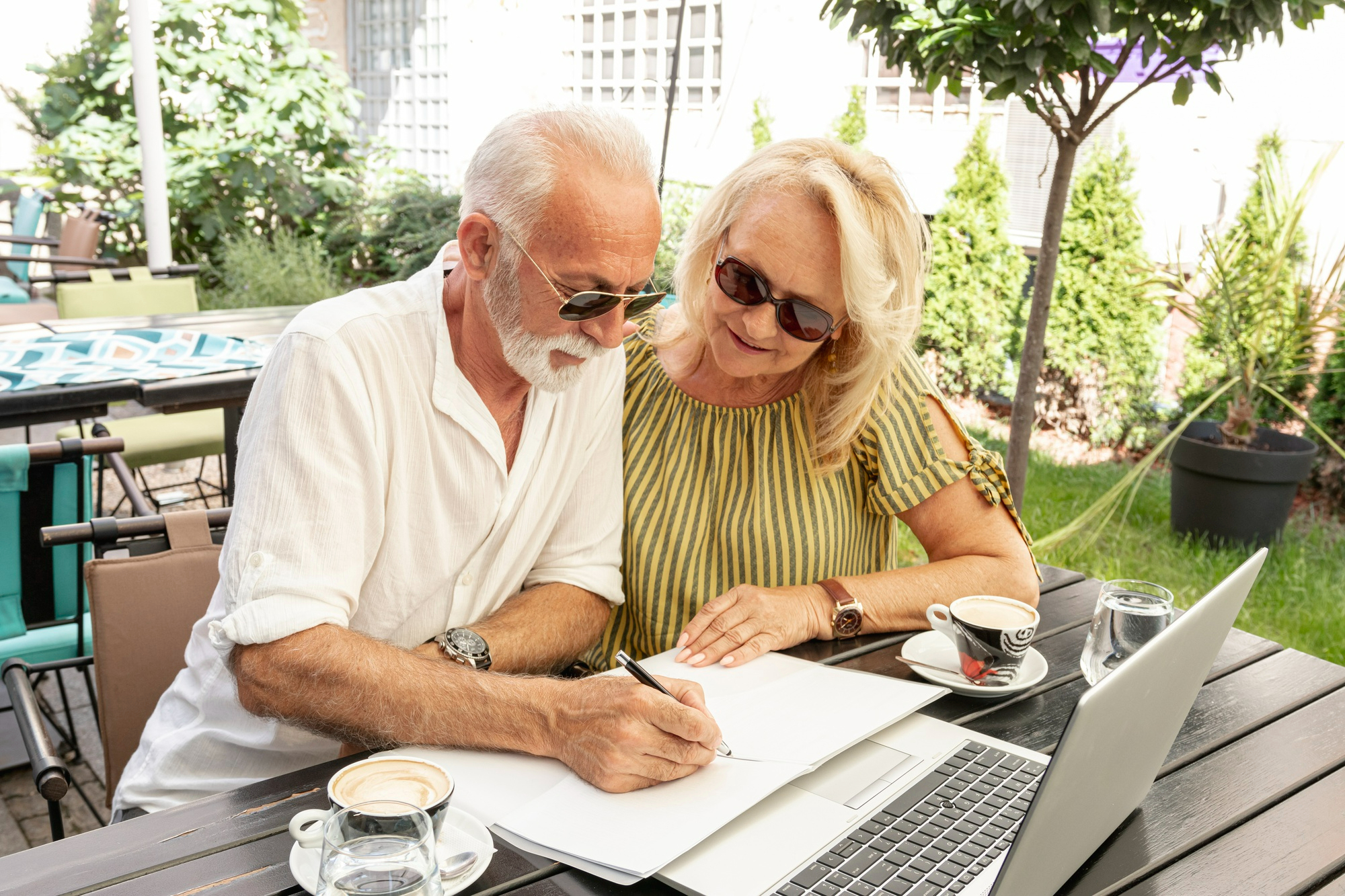 Couple working on retirement plan.